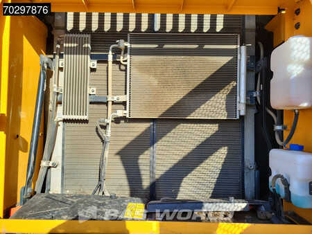 Bæltegraver 2022 Hyundai HX300 AL (40)