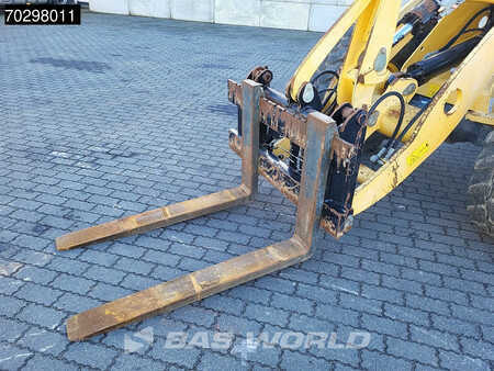 Pyöräkuormaajat 2017 Yanmar V120 Bucket + Forks (14)