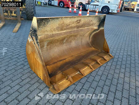 Pyöräkuormaajat 2017 Yanmar V120 Bucket + Forks (17)