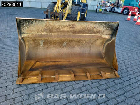 Pyöräkuormaajat 2017 Yanmar V120 Bucket + Forks (19)