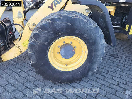 Pyöräkuormaajat 2017 Yanmar V120 Bucket + Forks (31)