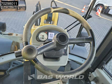 Pyöräkuormaajat 2017 Yanmar V120 Bucket + Forks (38)