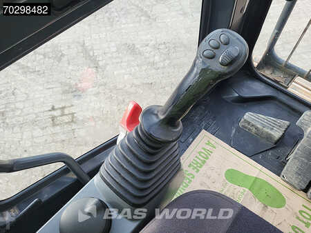 Korečková rýpadla 2016 Komatsu PC210 LC-10 (32)