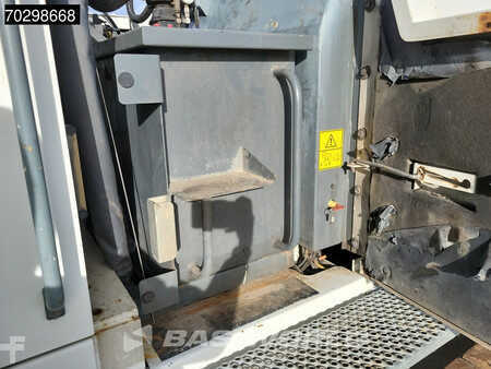 Mobile Cranes 2008 Liebherr R954 C EW (22)