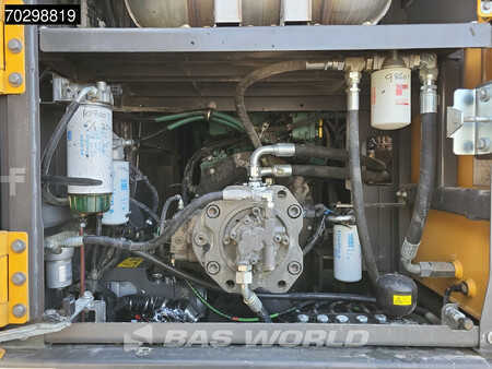 Pelles sur chenilles 2018 Volvo EC300 E L (31)