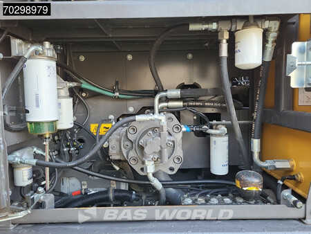 Hydraulic Excavators 2017 Volvo EC250 E L GPS - 2 Buckets (31)