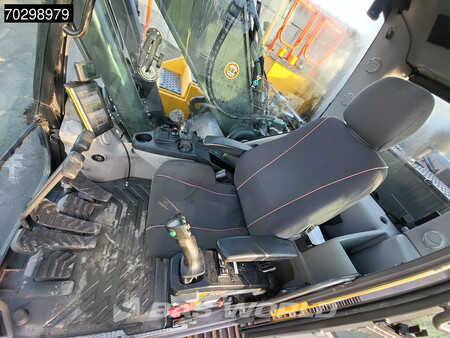 Hydraulic Excavators 2017 Volvo EC250 E L GPS - 2 Buckets (39)