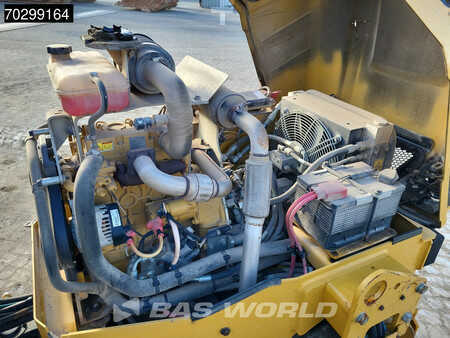 Walce gładkie 2018 Caterpillar CB2.7 (14)