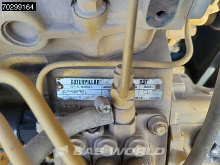 Walce gładkie 2018 Caterpillar CB2.7 (16)