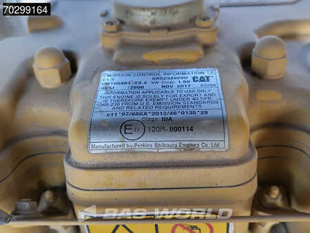 Walce gładkie 2018 Caterpillar CB2.7 (17)