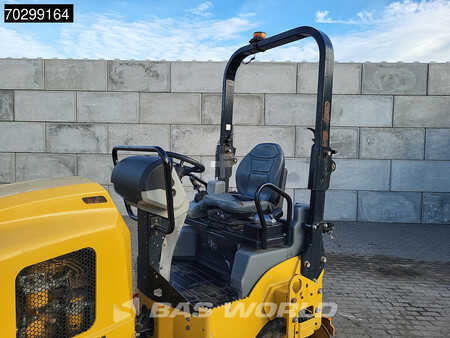 Walce gładkie 2018 Caterpillar CB2.7 (22)