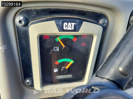 Walce gładkie 2018 Caterpillar CB2.7 (28)