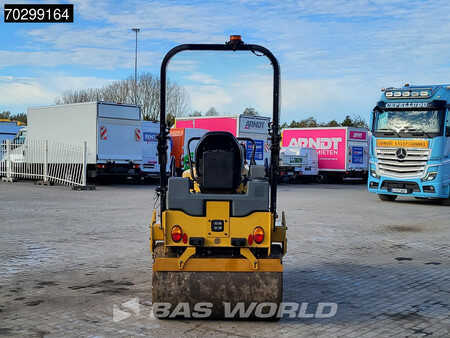 Walce gładkie 2018 Caterpillar CB2.7 (3)