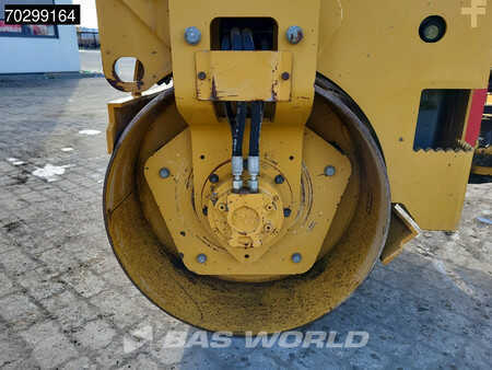 Walce gładkie 2018 Caterpillar CB2.7 (8)