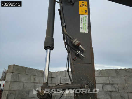 Hydraulic Excavators 2018 Volvo EC220 E L (10)