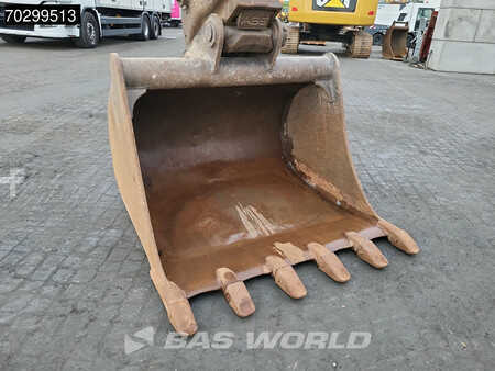 Hydraulic Excavators 2018 Volvo EC220 E L (13)