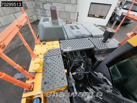 Hydraulic Excavators 2018 Volvo EC220 E L (16)