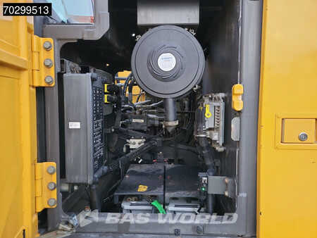 Hydraulic Excavators 2018 Volvo EC220 E L (21)