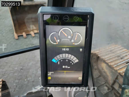 Hydraulic Excavators 2018 Volvo EC220 E L (34)