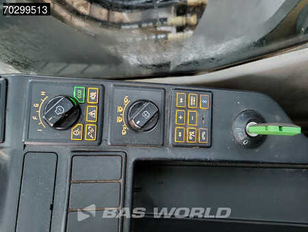 Hydraulic Excavators 2018 Volvo EC220 E L (36)