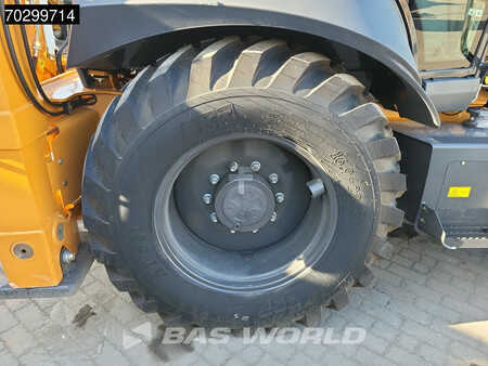 Rigid Backhoe Loader 2025 Case 570SV A/C - 4WD - 4-1 BUCKET - TELESCOPIC STICK (38)