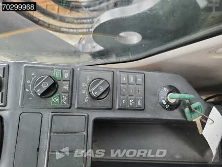 Pelles sur chenilles 2019 Volvo EC300 E L (34)