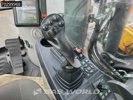 Pelles sur chenilles 2019 Volvo EC300 E L (36)