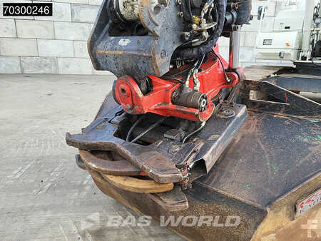 Korečková rýpadla 2017 Komatsu PC210 LC-10 (16)