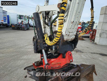 Korečková rýpadla 2017 Komatsu PC210 LC-10 (17)