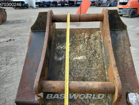 Korečková rýpadla 2017 Komatsu PC210 LC-10 (36)