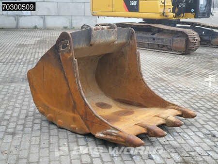 Kettenbagger 2017 Caterpillar 326 F L (19)