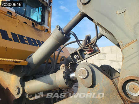 Bulldozers 2010 Liebherr PR764 53 Ton (NOT D9 T) (17)