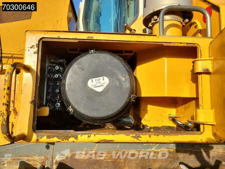 Bulldozers 2010 Liebherr PR764 53 Ton (NOT D9 T) (23)