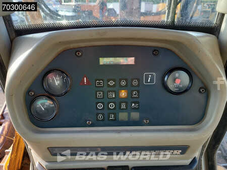 Bulldozers 2010 Liebherr PR764 53 Ton (NOT D9 T) (40)