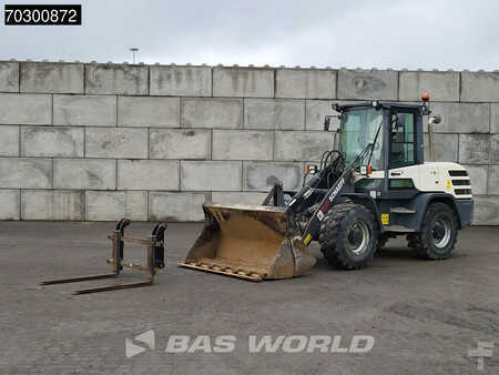 Pyöräkuormaajat 2017 Yanmar TL80 4-1 Buckets + Forks (2)