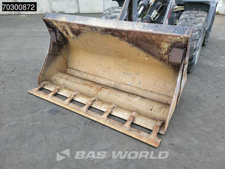 Pyöräkuormaajat 2017 Yanmar TL80 4-1 Buckets + Forks (20)