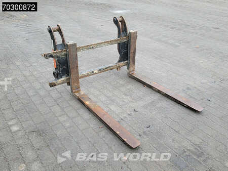 Pyöräkuormaajat 2017 Yanmar TL80 4-1 Buckets + Forks (24)