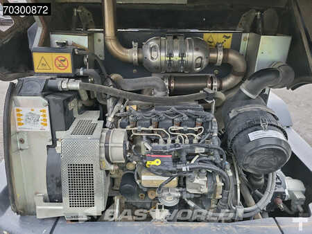 Pyöräkuormaajat 2017 Yanmar TL80 4-1 Buckets + Forks (26)