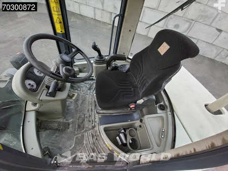 Pyöräkuormaajat 2017 Yanmar TL80 4-1 Buckets + Forks (37)