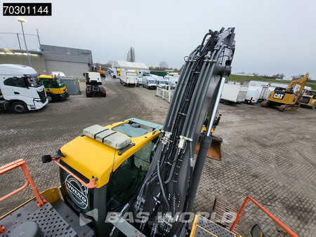 Hydraulic Excavators 2019 Volvo EC300 E L (23)