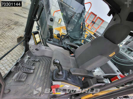 Hydraulic Excavators 2019 Volvo EC300 E L (30)