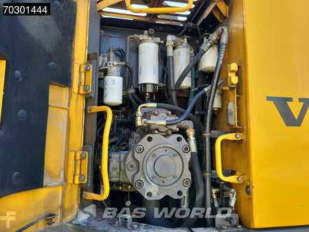 Hydraulic Excavators 2013 Volvo ECR305 C L (20)