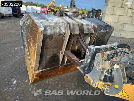 Kolové nakladače 2013 Liebherr L538 High Tip Bucket (17)