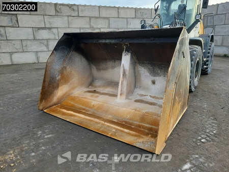 Kolové nakladače 2013 Liebherr L538 High Tip Bucket (19)