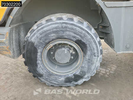 Kolové nakladače 2013 Liebherr L538 High Tip Bucket (30)