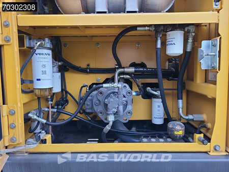 Rupsgraafmachines 2015 Volvo EC250 E L Tiltrotator (22)