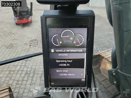 Rupsgraafmachines 2015 Volvo EC250 E L Tiltrotator (35)