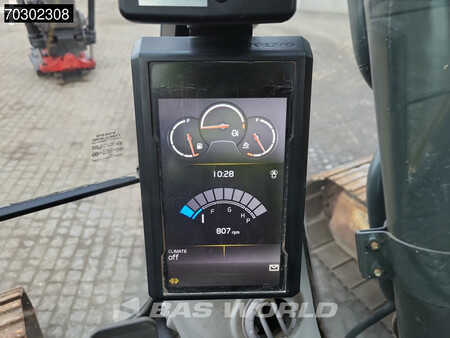 Rupsgraafmachines 2015 Volvo EC250 E L Tiltrotator (36)