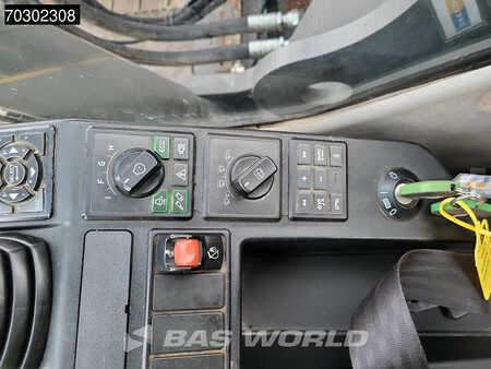 Rupsgraafmachines 2015 Volvo EC250 E L Tiltrotator (40)