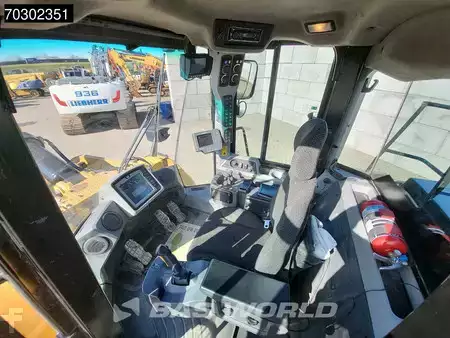 Ładowarki kołowe 2011 Caterpillar 972 K (26)